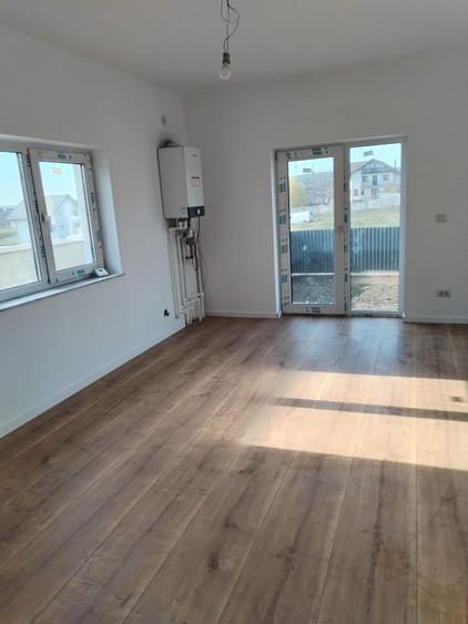Casă cu 4 camere în Lisaura