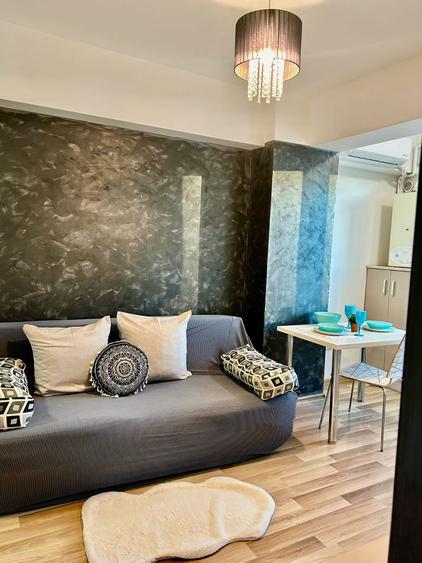 Apartament cu 2 camere semidecomandat în Ultracentral