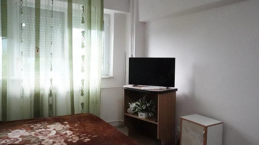 Garsonieră decomandată în Central