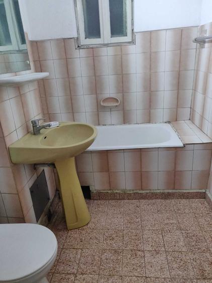 Apartament cu 3 camere decomandat în 1 Mai