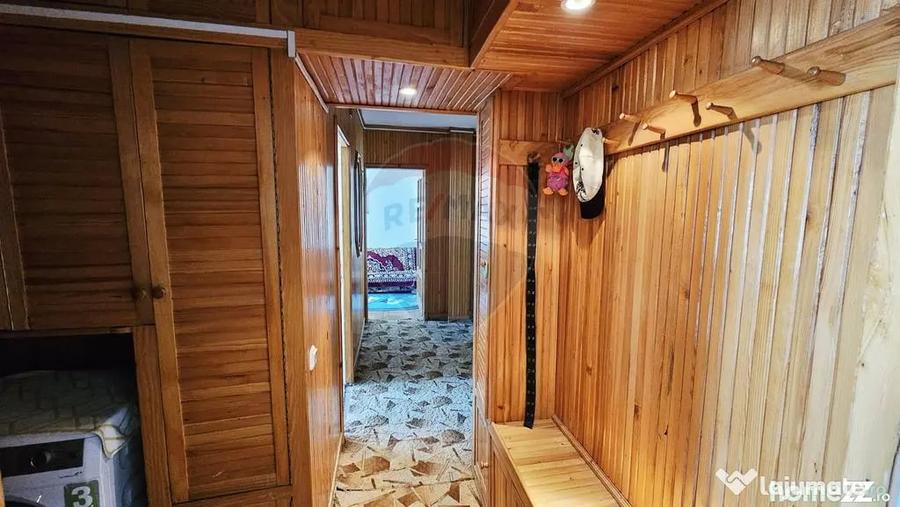 Apartament cu 4 camere decomandat în Mărăței