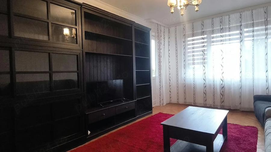 Apartament cu 4 camere decomandat în Central