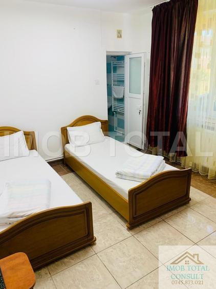 Casă individuală cu 16 camere cu Canalizare în Albota