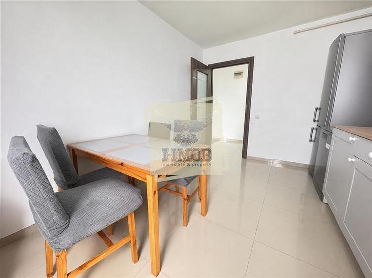 Apartament cu 3 camere decomandat, mobilat în Exterior Sud