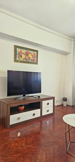 Apartament cu 2 camere decomandat în Calea Victoriei