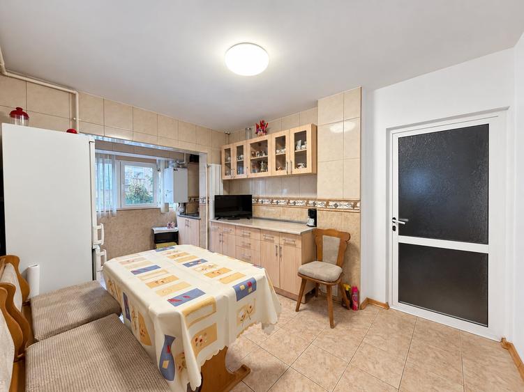 Apartament cu 2 camere semidecomandat în Inel I