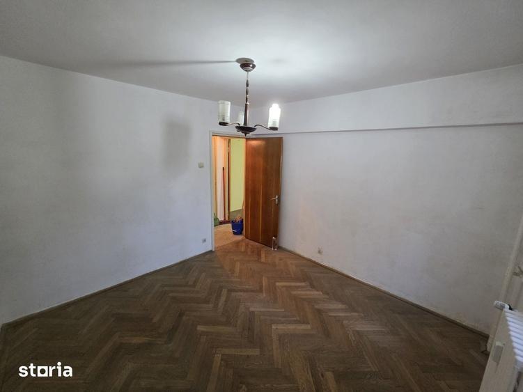 Apartament cu 4 camere în Titan