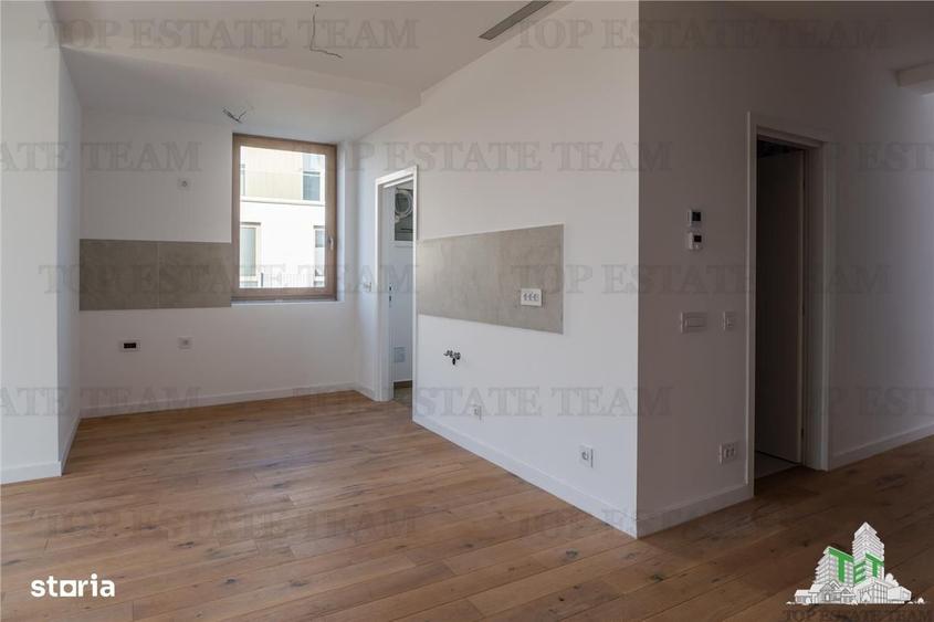 Casă cu 4 camere în Ostratu