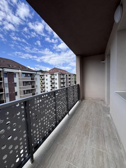 Apartament cu 5 camere semidecomandat în Central