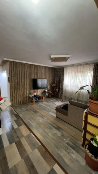 Casă individuală cu 4 camere cu Canalizare în Spătac