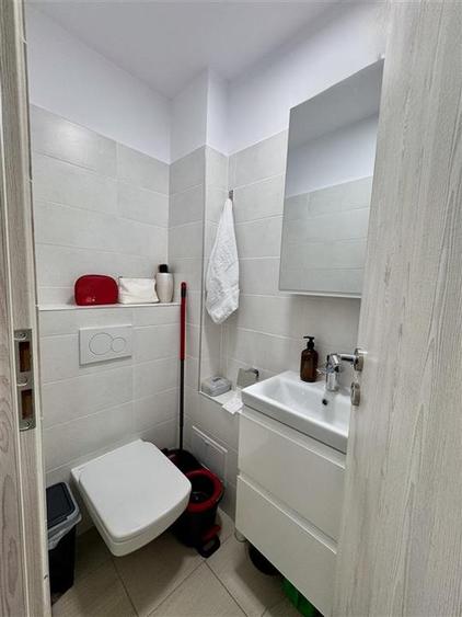 Apartament cu 3 camere decomandat, mobilat în Triaj