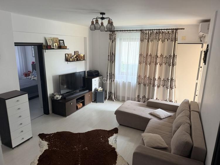 Vand apartament 3 camere Fundeni