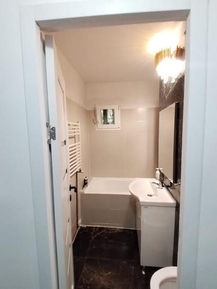 Apartament cu 3 camere decomandat în Tătărași