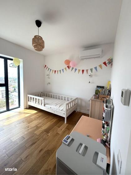 Apartament cu 3 camere decomandat în Cotroceni