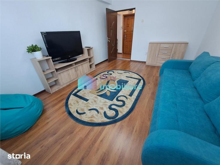 Apartament cu 2 camere decomandat în Policlinica