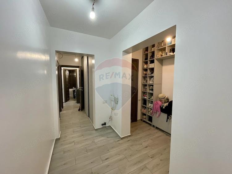 Apartament cu 3 camere decomandat în Republicii