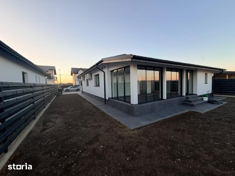 Casă cu 4 camere cu Teren 478 Mp în Săbăreni