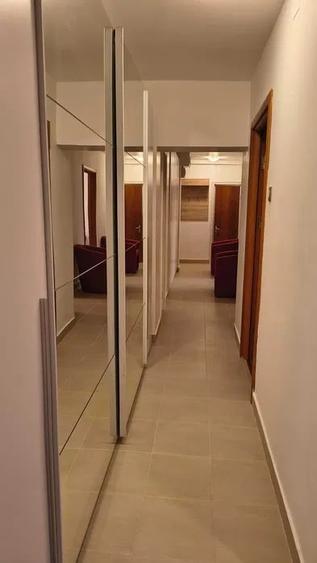 Apartament cu 3 camere decomandat, mobilat în Victoriei
