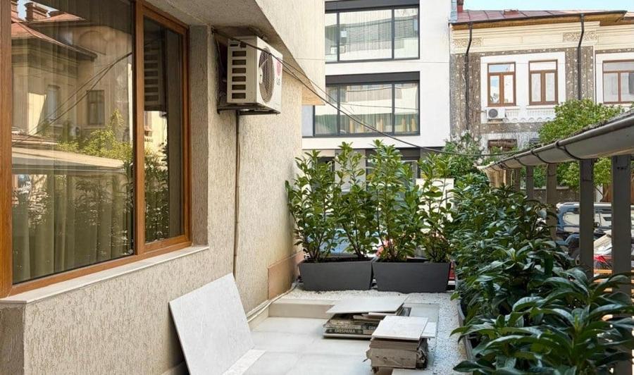 Apartament cu 3 camere în Aviatorilor