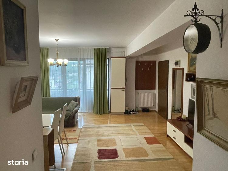 Apartament cu 3 camere decomandat în Bucium