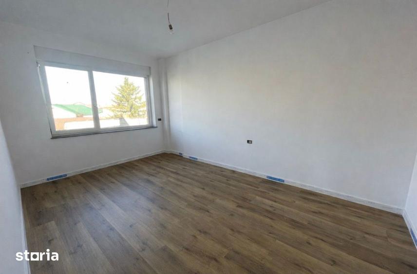Apartament cu 3 camere decomandat în Siloz