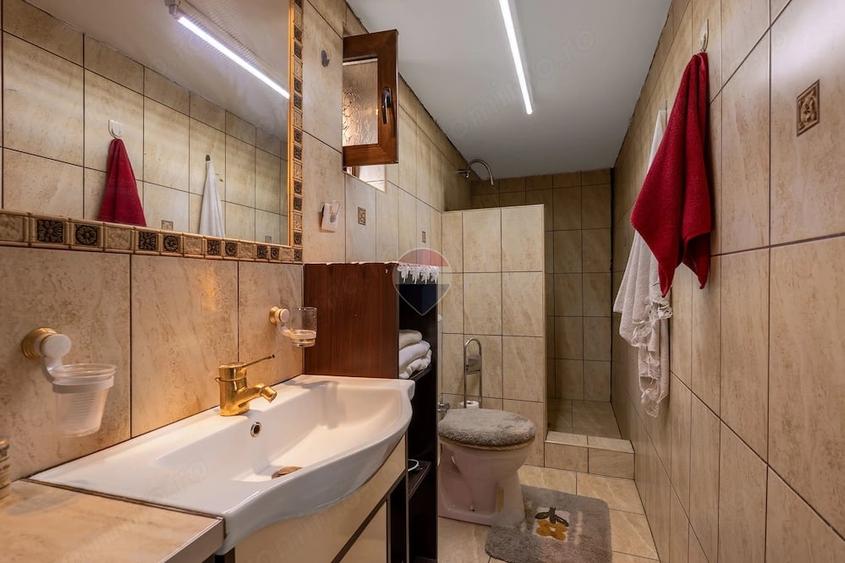 Casă cu 4 camere în Pârneava