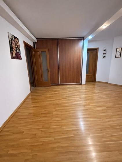 Casă individuală cu 5 camere cu Canalizare în Mogoșoaia