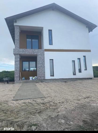 Casă cu 4 camere cu Teren 300 Mp în Apahida