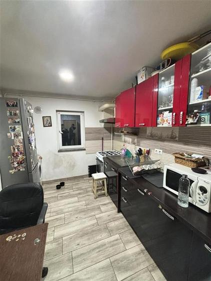 Apartament cu 4 camere decomandat în Cug