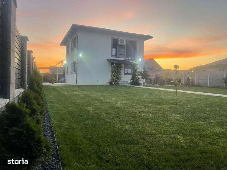 Casă cu 5 camere cu Teren 800 Mp în Săcălaz