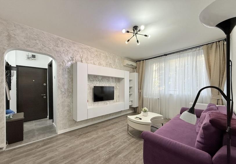 Apartament cu 4 camere semidecomandat în Drumul Taberei