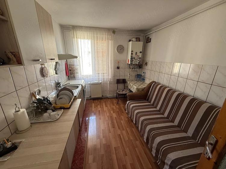 Apartament cu 2 camere decomandat în Calea Romanului
