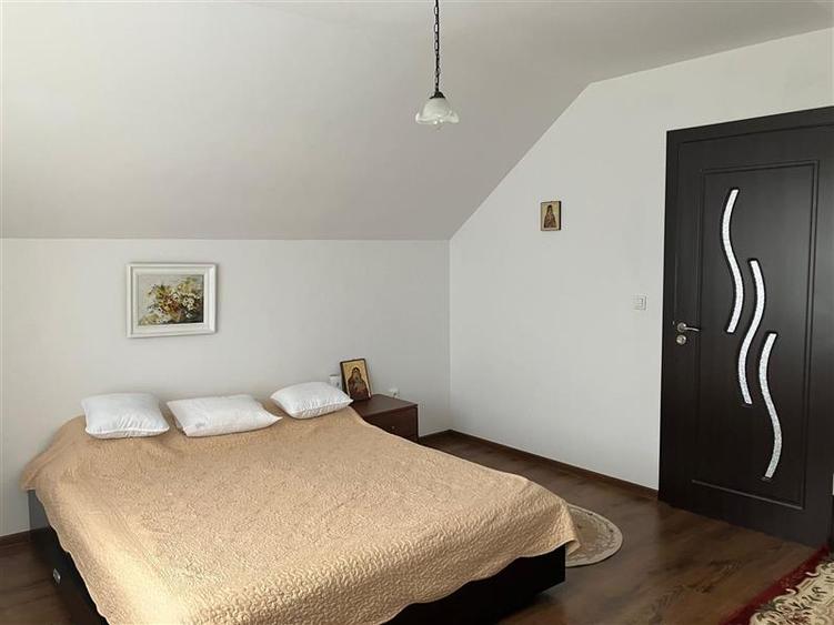 Casă cu 4 camere cu Teren 1263 Mp în Țigănași