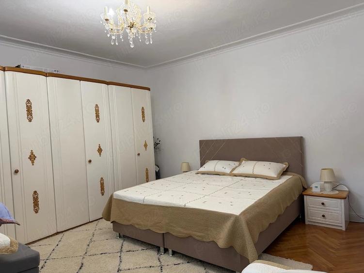 Casă cu 3 camere cu Teren 4000 Mp în Iecea Mare