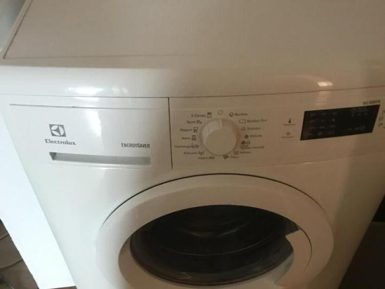 Apartament cu 2 camere semidecomandat, mobilat în Victoriei
