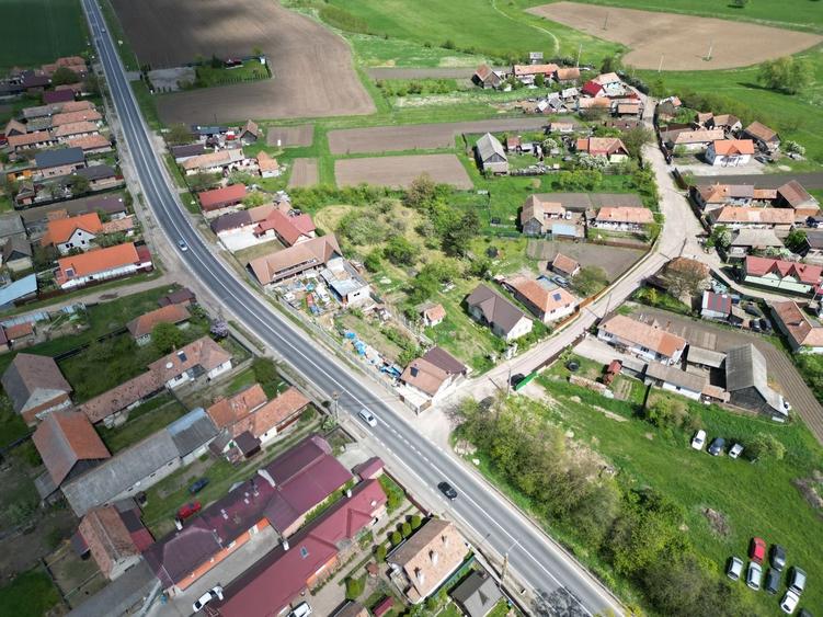 Casă individuală cu 4 camere cu Canalizare în Central