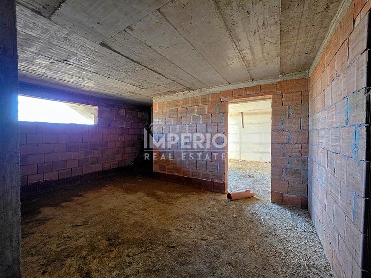 Duplex cu 5 camere cu Canalizare în Făget