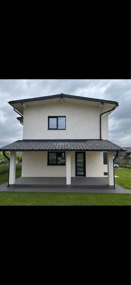 Casă cu 4 camere decomandat în Cug