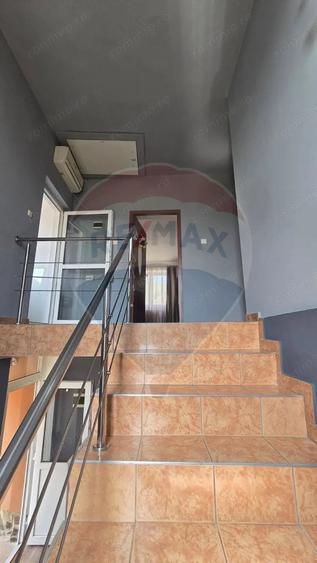 Casă cu 5 camere cu Teren 1375 Mp în Dârlos