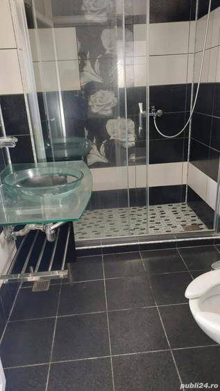 Casă cu 5 camere cu Teren 300 Mp în Central