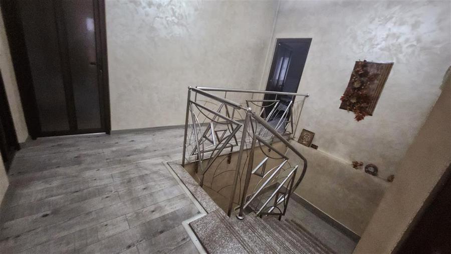 Casă individuală cu 5 camere cu Canalizare în Exterior Nord