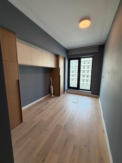 Apartament cu 3 camere semidecomandat, mobilat în Central