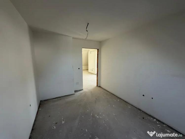 Apartament cu 3 camere decomandat în Florești