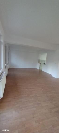 Apartament cu 5 camere în Central