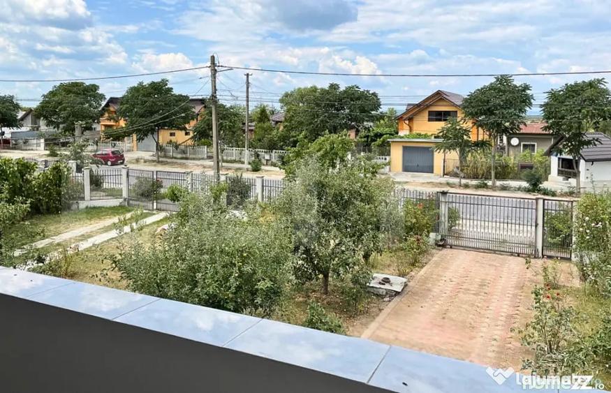 Casă cu 7 camere cu Teren 3000 Mp în Central