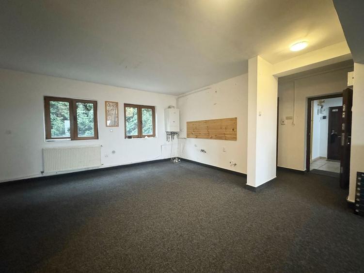 Apartament cu 4 camere decomandat în Zorilor