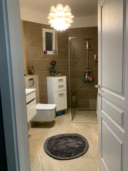 Apartament cu 2 camere semidecomandat, mobilat în Borhanci