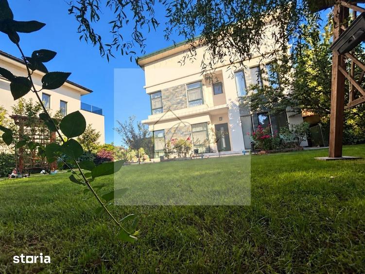 Casă cu 5 camere cu Teren 560 Mp în Corbeanca