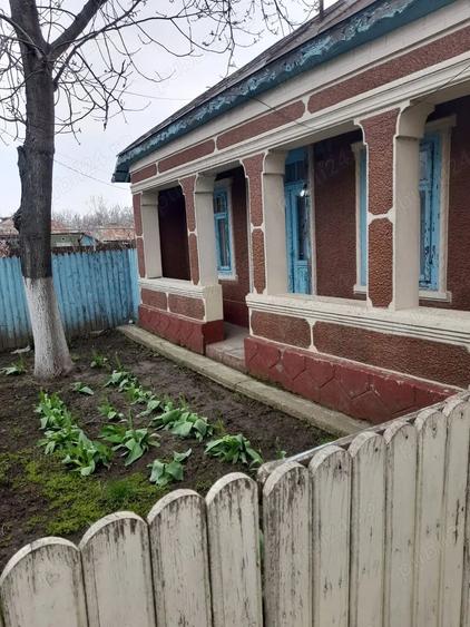 Casă cu 5 camere cu Teren 2750 Mp în Central
