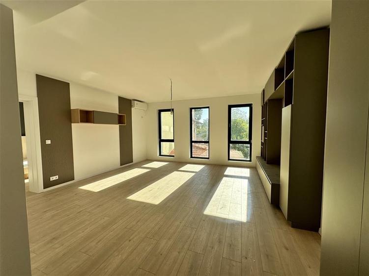 Apartament cu 2 camere decomandat, mobilat în Albert